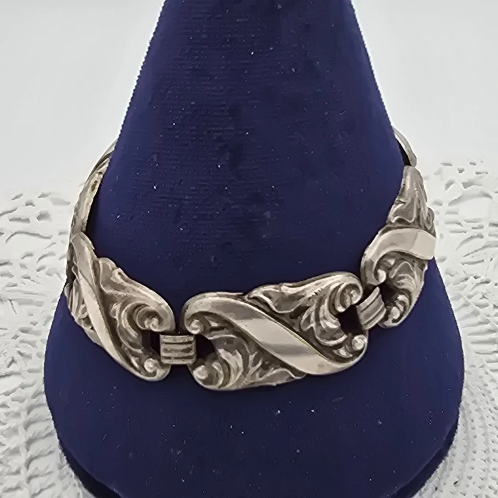 Vintage Estate Art Deco Repousse Bracelet Floral Scroll Silver Tone 6.5